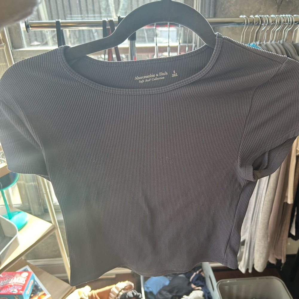 Ribbed cropped tee